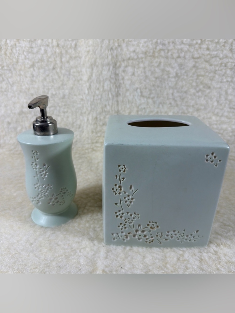 Simply Shabby Chic Pale Green Floral Ceramic Soap Dispenser & Tissue Box Set